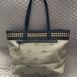 Jestina Shoulder Bag